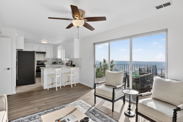 16605 Rolando Ave, Castro Valley CA: https://media.crmls.org/mediaz/25f5b53f-8051-44f1-ba6b-e9bbfe597fcf.jpg