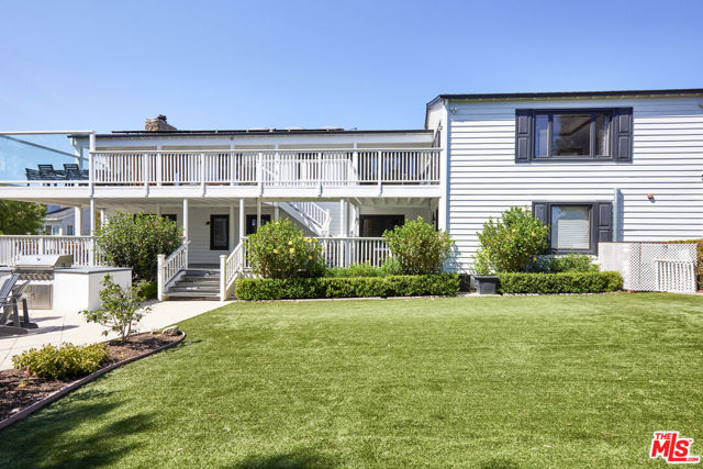 30362 Morning View Drive, Malibu CA: https://media.crmls.org/mediaz/25f69841-3e77-4d93-bf6b-121a5c81237e.jpg