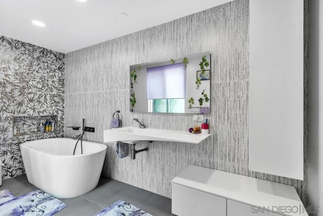 1003 Hayes Ave, San Diego CA: https://media.crmls.org/mediaz/25f7755d-d168-48ac-9175-2703a8ddd4c1.jpg