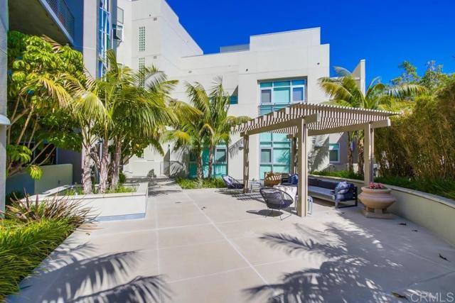 3740 Park Boulevard, San Diego CA: https://media.crmls.org/mediaz/25f78903-cc43-4454-ba16-7301e1093172.jpg