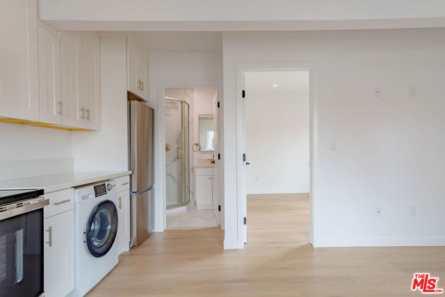 321 Lincoln Avenue, Glendale CA: https://media.crmls.org/mediaz/25f7aab3-cf20-4a66-bbfe-9a1d678f7417.jpg