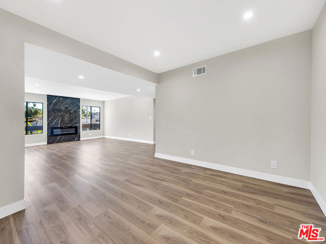 1325 Valley View Road, 201 photo 7