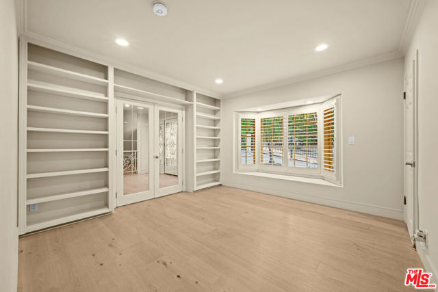 17449 Sumiya Drive, Encino CA: https://media.crmls.org/mediaz/25f88b17-e88a-41d0-96f3-c0ed2fe8646b.jpg