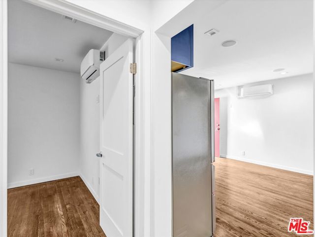 754 N Croft Avenue, Los Angeles CA: https://media.crmls.org/mediaz/25f8cee6-90fa-4f7a-afe9-dfb90dfb48cc.jpg