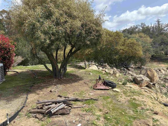 6702 Rainbow Hts. Rd.,  CA: https://media.crmls.org/mediaz/25f8cfe6-7141-4b13-8cf2-cf50d7be7542.jpg