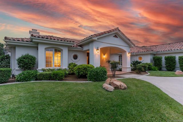 2377 Vern Drive, Fallbrook CA: https://media.crmls.org/mediaz/25f8d331-c719-47a7-ab5d-e46bc7f59656.jpg