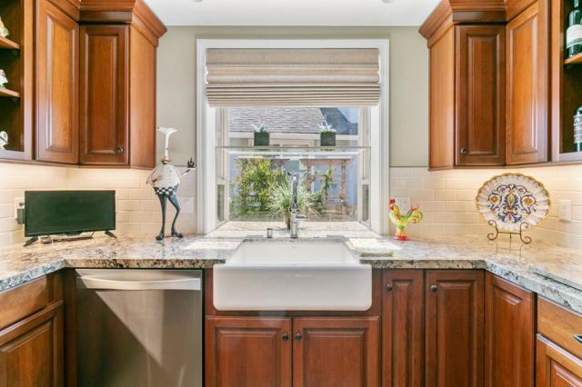 141 Knoll Circle, South San Francisco CA: https://media.crmls.org/mediaz/25f8fd30-016b-4b12-8cf8-c3633609f24b.jpg