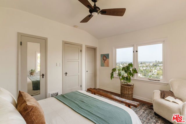 3744 Clayton Avenue, Los Angeles CA: https://media.crmls.org/mediaz/25fa908d-db9b-4809-9e28-42d43b00757d.jpg