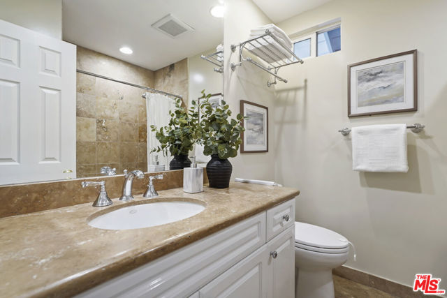 4015 Karelia Street, Los Angeles CA: https://media.crmls.org/mediaz/25fac6ac-92bd-4a34-b9db-f35ee314781d.jpg