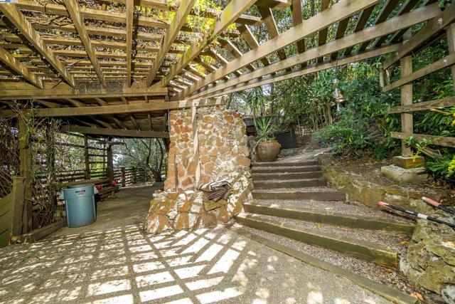 21 Red Rock Way, San Rafael CA: https://media.crmls.org/mediaz/25fbdb55-e81c-40ba-aac0-9373658b9c4a.jpg