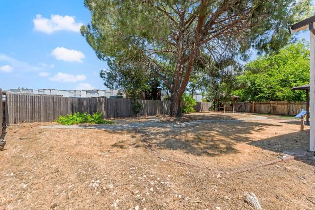 6431 Canyon Creek Way, Elk Grove CA: https://media.crmls.org/mediaz/25fc7900-02a0-4c25-939e-cf6778d7c47a.jpg