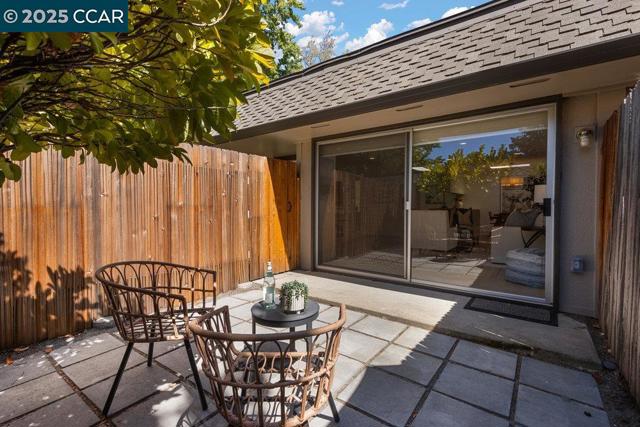 1932 Ptarmigan Dr, Walnut Creek CA: https://media.crmls.org/mediaz/25fcc64e-24b3-49f7-b507-9a27871f9152.jpg