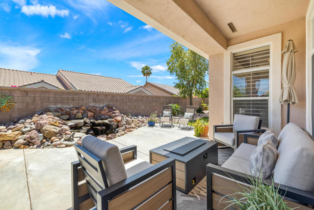 37396 Pineknoll Avenue, Palm Desert CA: https://media.crmls.org/mediaz/25fd3323-afd4-4078-892d-4812a933199f.jpg