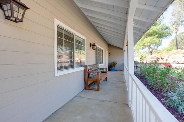 Detail Gallery Image 7 of 50 For 16553 Dartolo Rd, Ramona,  CA 92065 - 4 Beds | 2/1 Baths