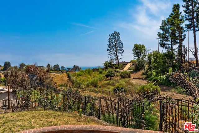 Drew Fenton | 424 Lombard Avenue Pacific Palisades CA | MLS: 7090361