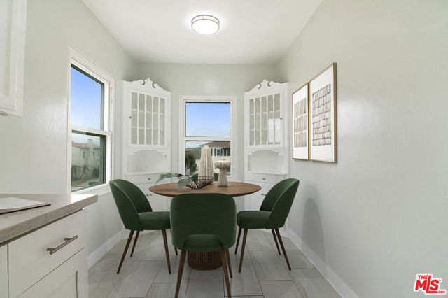 8456 Byrd Avenue, Inglewood CA: https://media.crmls.org/mediaz/25fdcb3a-6822-4076-88b9-3ab872a30725.jpg