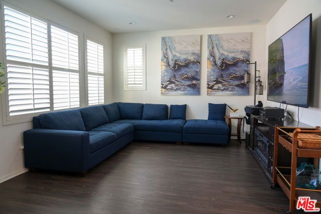 18215 Astro Court, Santa Clarita CA: https://media.crmls.org/mediaz/25fdf552-9a0d-40fb-a306-15e178458dbf.jpg