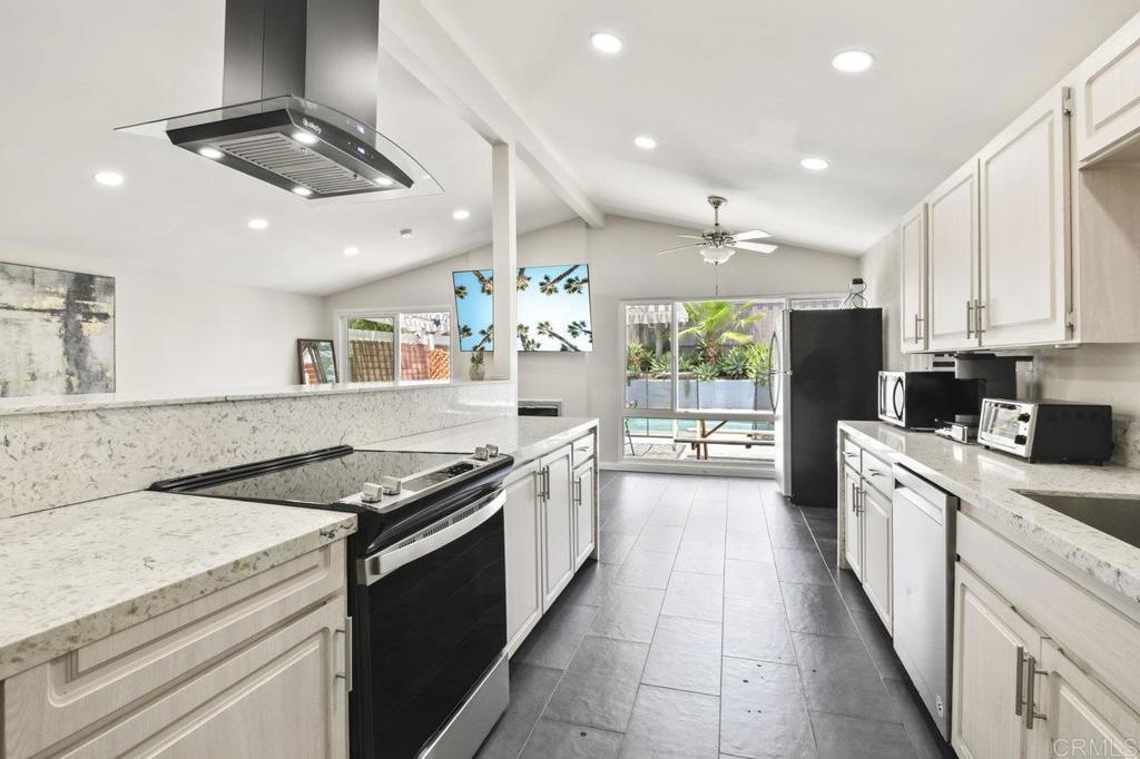 9452 Larrabee Avenue - photo 7