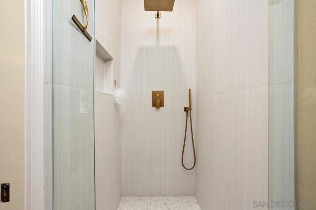 17635 Parlange Pl, San Diego CA: https://media.crmls.org/mediaz/25fea763-a8b9-4e56-84ea-756dba83086a.jpg