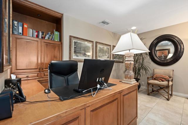 49 Camisa Lane, Palm Desert CA: https://media.crmls.org/mediaz/25fedeee-623a-44c5-8c1e-24fdd8db076c.jpg