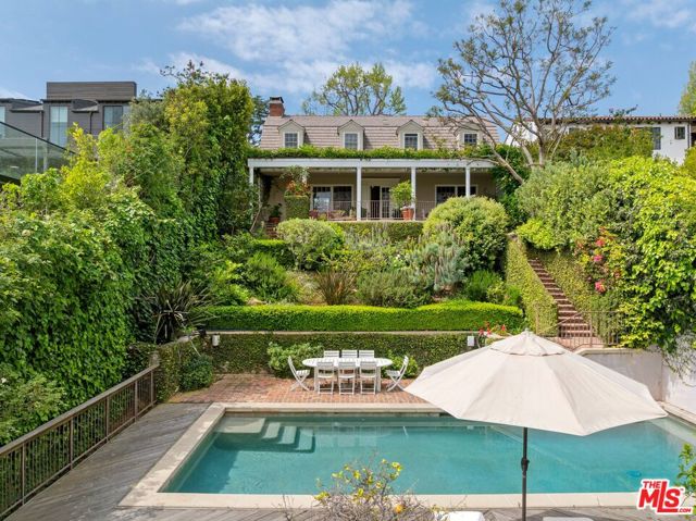 12309 9th Helena Drive, Los Angeles CA: https://media.crmls.org/mediaz/25ff02dc-395b-4a9c-b085-685448332aab.jpg