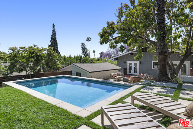 1644 Golden Gate Avenue, Los Angeles CA: https://media.crmls.org/mediaz/25ff291e-aa06-4d92-831d-2bb05b9fd666.jpg