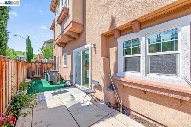 3651 Branding Iron Pl, Dublin CA: https://media.crmls.org/mediaz/25ff2963-b93a-4c6d-a2d2-8a2260cf1557.jpg
