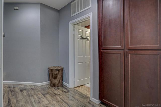 1526 Caminito Sicilia, Chula Vista CA: https://media.crmls.org/mediaz/25ff3d46-fd43-4ec5-bd5c-1d3c76120dbb.jpg