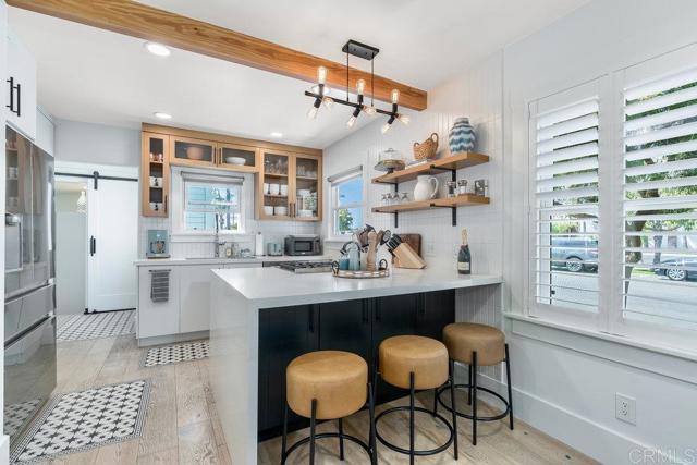 Detail Gallery Image 9 of 48 For 818 7th St, Coronado,  CA 92118 - 4 Beds | 2 Baths