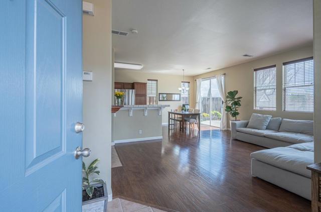 271 Azalea Place, Soledad CA: https://media.crmls.org/mediaz/25ffbcc6-fa2a-487e-9e19-9ca0a0888b0c.jpg