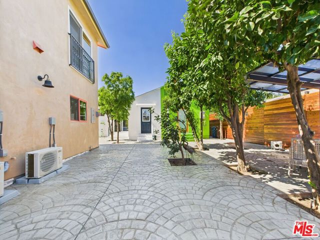 17660 Martha Street, Encino CA: https://media.crmls.org/mediaz/25ffef05-88c2-4ed0-83f7-c8e024c6e73a.jpg