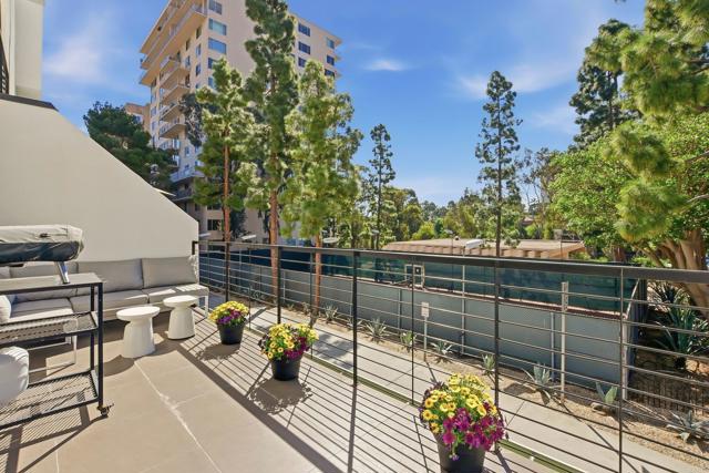 Detail Gallery Image 5 of 46 For 3641 6th Ave, San Diego,  CA 92103 - 2 Beds | 3/1 Baths