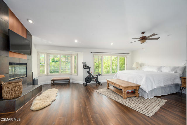 2554 Kirsten Lee Drive, Westlake Village CA: https://media.crmls.org/mediaz/26004dad-83e1-4ce5-bb49-558c0e5ec37e.jpg