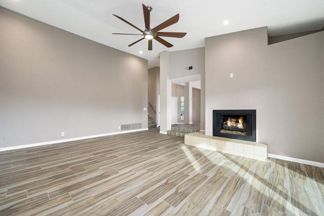 Image 23 of 50 For 46395 Ryway Place 9