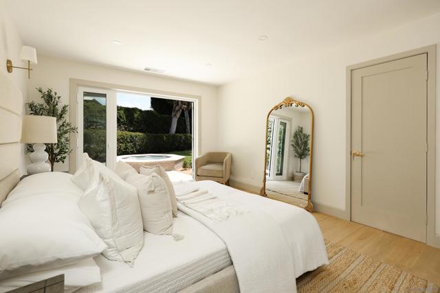 8965 Cliffridge Ave, La Jolla CA: https://media.crmls.org/mediaz/2600a068-1c4f-4a90-b6fc-8cc2e933a09c.jpg