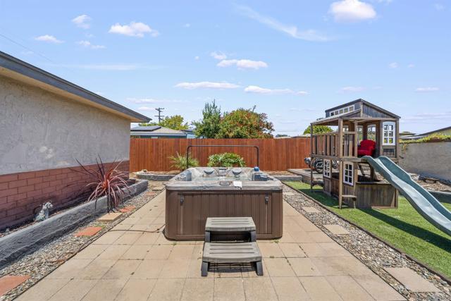 657 Fig St, Chula Vista CA: https://media.crmls.org/mediaz/2600fecb-728d-4065-bfc1-5026d7660564.jpg