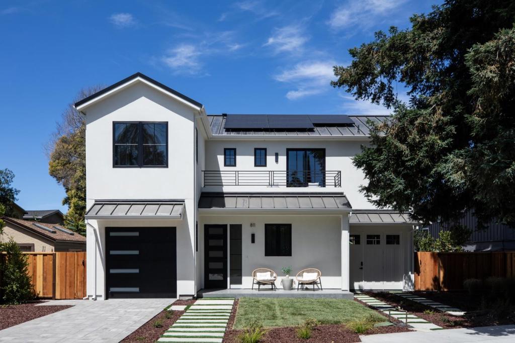 811 Bay Road
