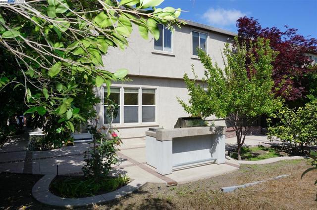 30278 Willowbrook Rd, Hayward CA: https://media.crmls.org/mediaz/26028c97-4a04-4e3f-bf75-65aa15ea57a3.jpg