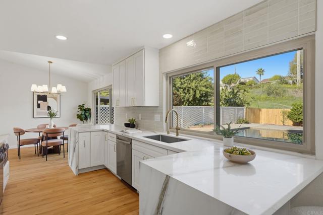 Detail Gallery Image 9 of 42 For 13879 Paseo Cardiel, San Diego,  CA 92129 - 4 Beds | 2/1 Baths