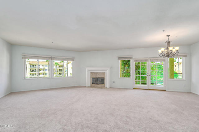 4229 Harbour Island Lane, Oxnard CA: https://media.crmls.org/mediaz/2603afe1-260c-4adc-9a07-444b11602922.jpg