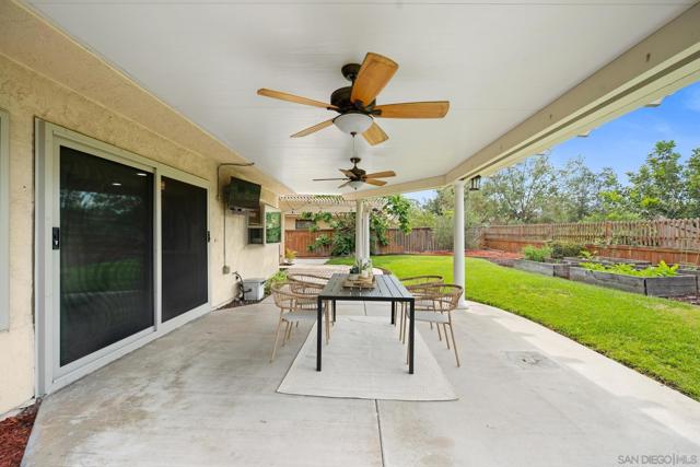 11479 Grassy Trail Dr, San Diego CA: https://media.crmls.org/mediaz/2603cf6f-30a7-4860-98b4-a112fc9f5d17.jpg