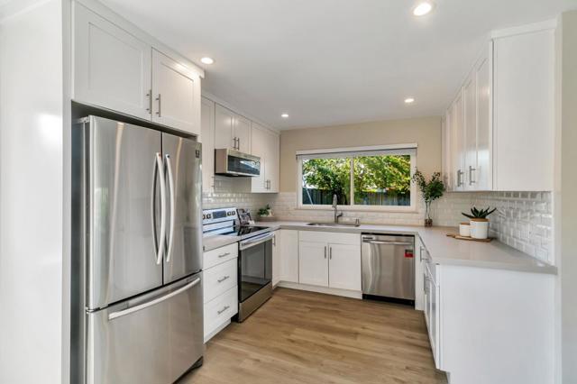 3300 Plateau Drive, Belmont CA: https://media.crmls.org/mediaz/2603ea3b-7fd2-446a-8fdb-263e79bc2f79.jpg