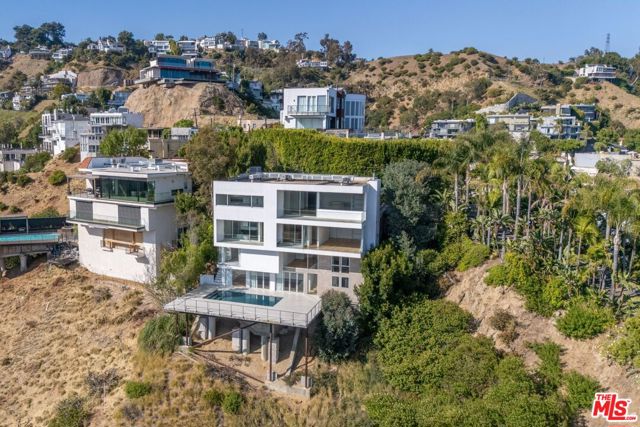 1853 Sunset Plaza Drive, Los Angeles CA: https://media.crmls.org/mediaz/2604132c-222c-45ed-abc7-0ee34bffdf15.jpg