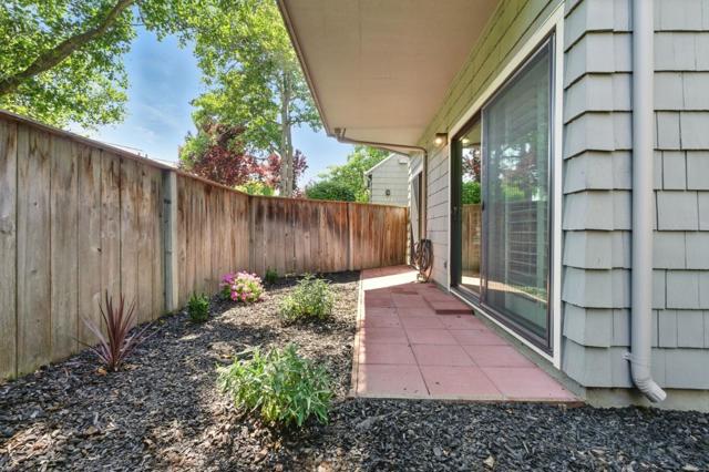 892 Wharfside Road, San Mateo CA: https://media.crmls.org/mediaz/2604a2cf-e9c2-48a9-8c65-034758a0c039.jpg