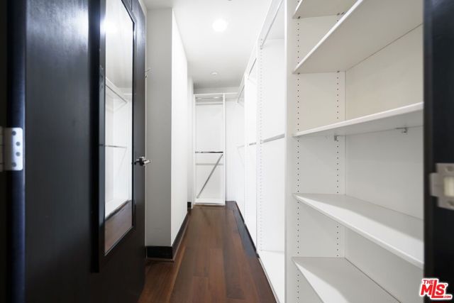 702 S Serrano Avenue, Los Angeles CA: https://media.crmls.org/mediaz/2604f380-8d00-4034-b037-abc8d09a3e85.jpg