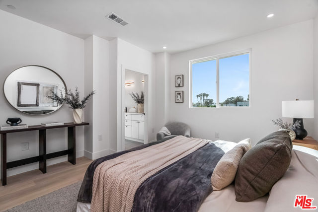 5832 David Avenue, Culver City CA: https://media.crmls.org/mediaz/260546fd-8af0-4776-a132-9dda75c02991.jpg