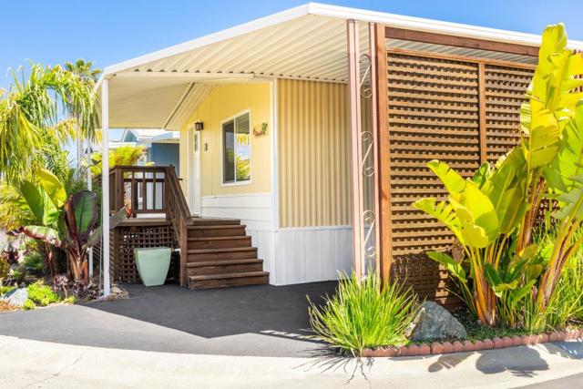 4160 Jade Street, Capitola CA: https://media.crmls.org/mediaz/26056551-2fd1-486f-bead-72b5cbb09578.jpg