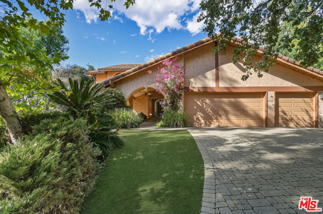 4734 Louise Avenue photo 9