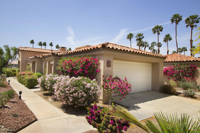 38657 Dahlia Way, Palm Desert CA: https://media.crmls.org/mediaz/26065c7b-e10d-456b-9227-ddf166120515.jpg