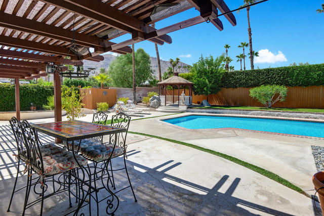 71433 Estellita Drive, Rancho Mirage CA: https://media.crmls.org/mediaz/2606ad18-9c74-4bd7-8d8a-83fc48394e4d.jpg